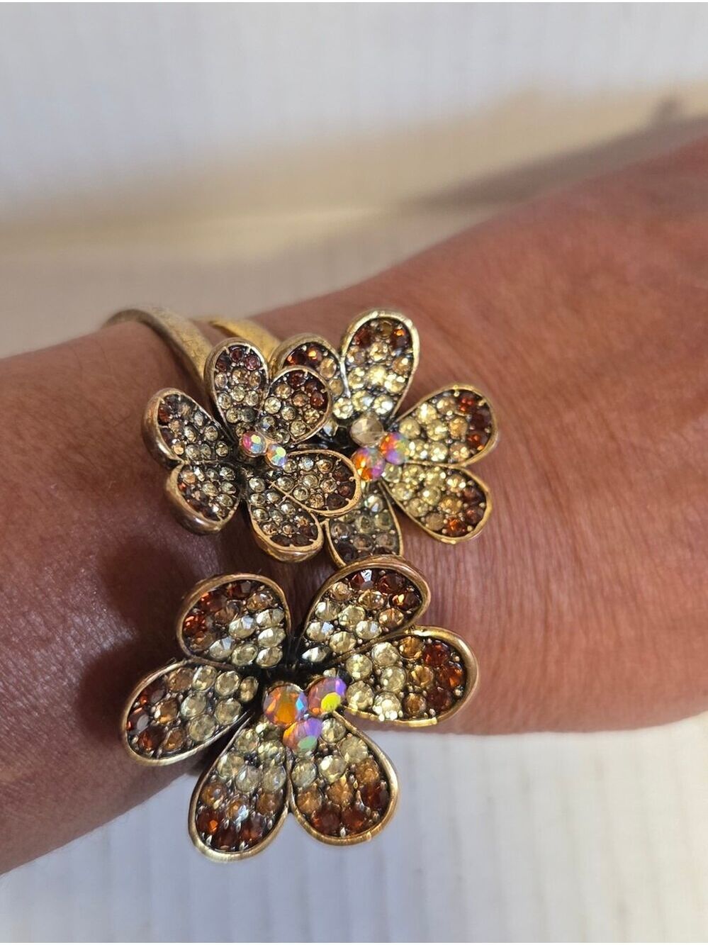 Vintage 80s-90s Brass Floral Rhinestone Hinged Bracelet